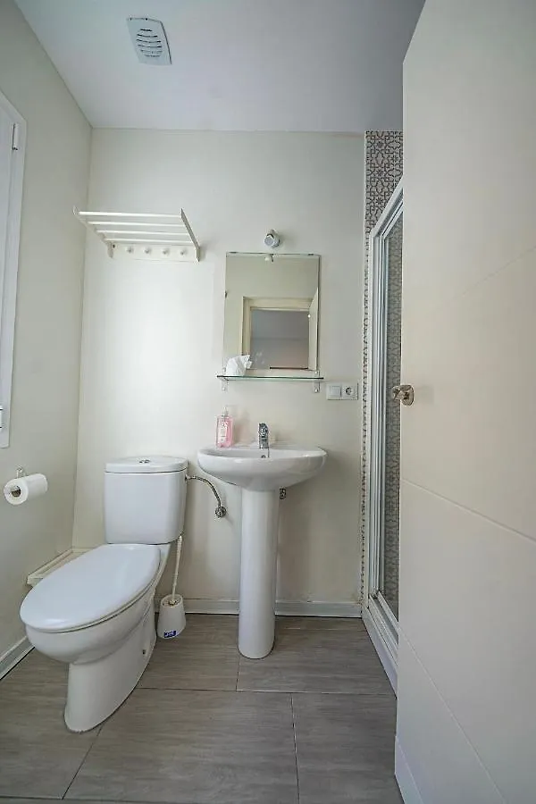 L'Boutique Tarifa Rooms 0*,