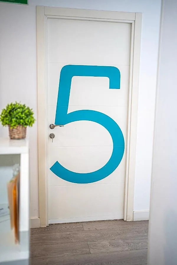 L'Boutique Tarifa Rooms 0*,
